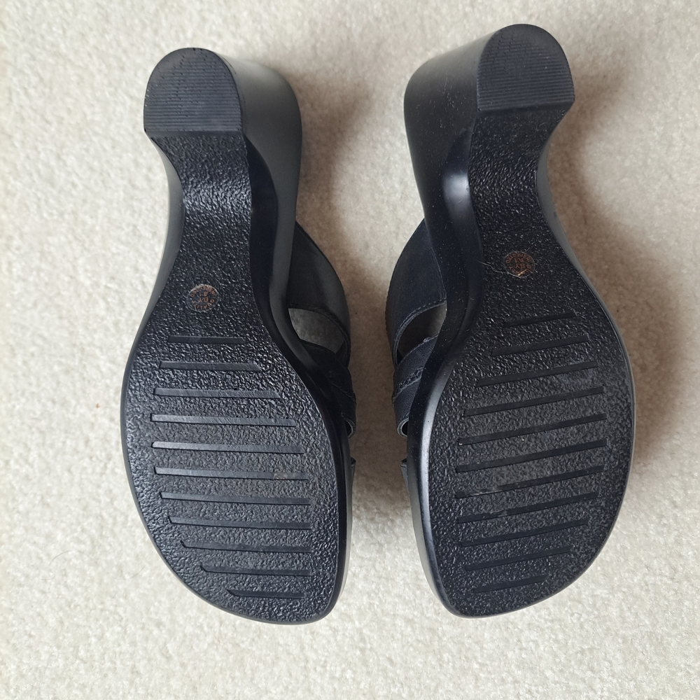 St. John's Bay Women's Black Sandals with Silver Accents - Picture 3 of 4